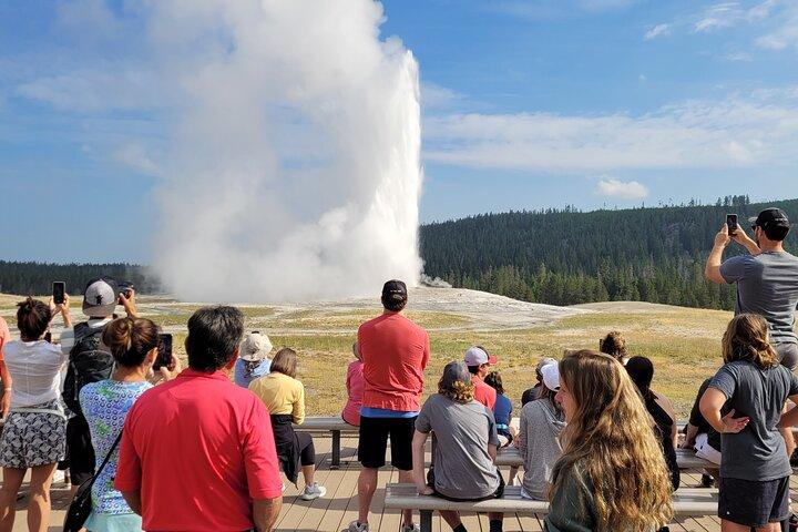 Begeleide Yellowstone Tour vanuit Big Sky en West Yellowstone