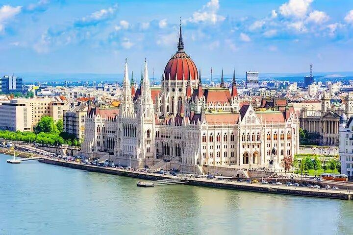 Private Budapester Stadtrundfahrt mit dem Auto in 4 Stunden