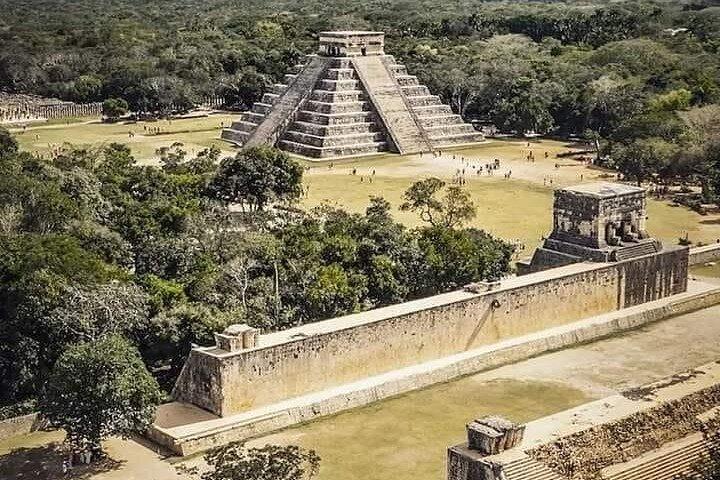 Visita guiada exclusiva: Chichén Itzá - Cenote Ik Kil -Valladolid