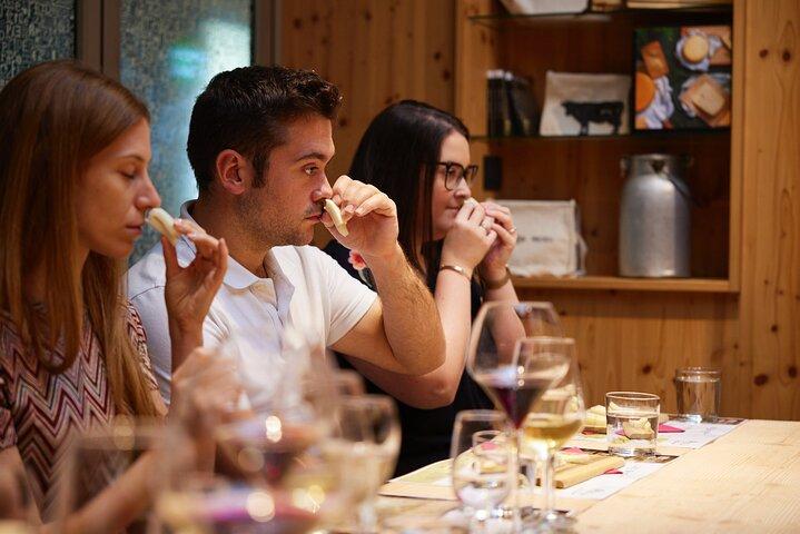 Descubrimiento Gourmet de Vinos y Quesos de Prosecco Hills