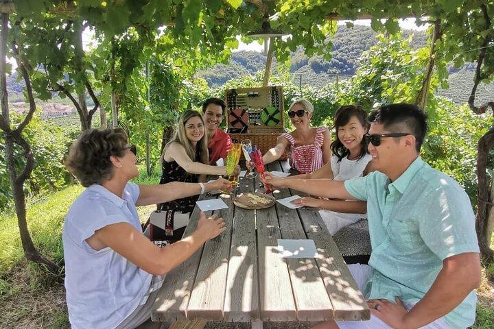 Restaurantes em Prosecco Hills Wine and Cheese