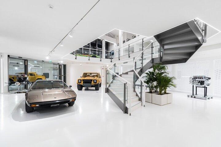 Bologna: Lamborghini Museum Eintrittskarte und Werksführung