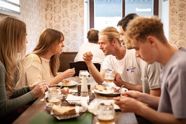 Praga Snack & passeio: Tour de comida privada com seu amigo local