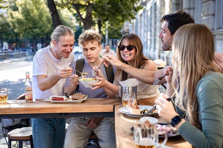 Praga Snack & passeio: Tour de comida privada com seu amigo local