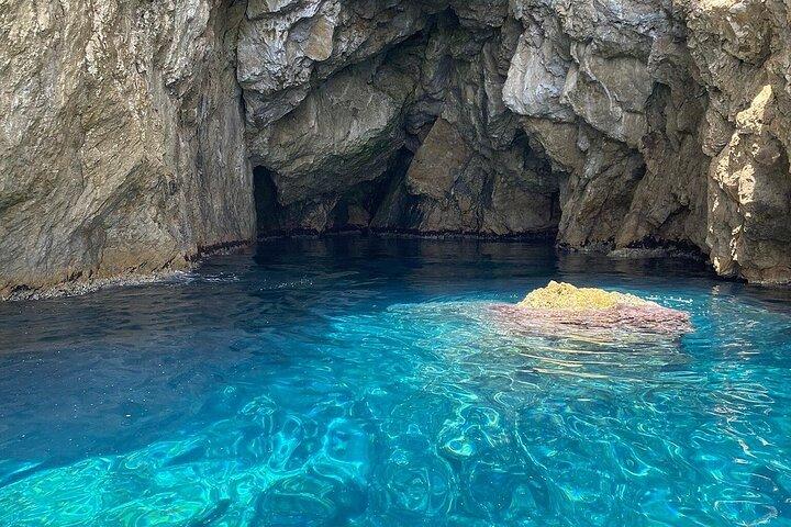 Excursão Caverna Azul e Verde saindo de Dubrovnik, lanchas particulares