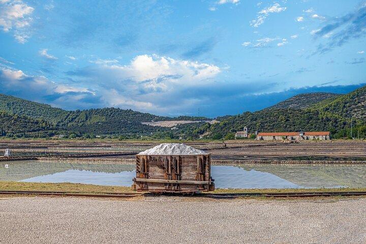 Transfer Dubrovnik to Split with Sightseeing in Ston Town