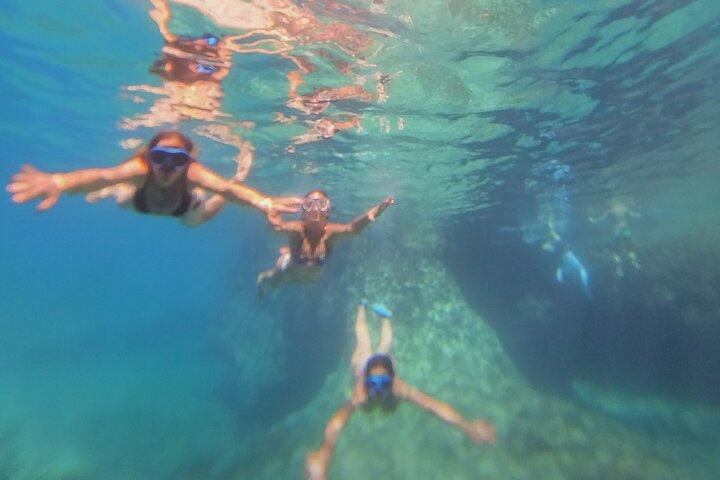 Sazan 360° Isla de Snorkel, Cuevas y Costa de Karaburun