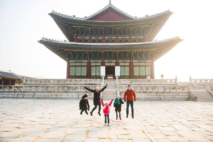 ソウルの地元の写真家とのプライベートバケーション写真セッション
