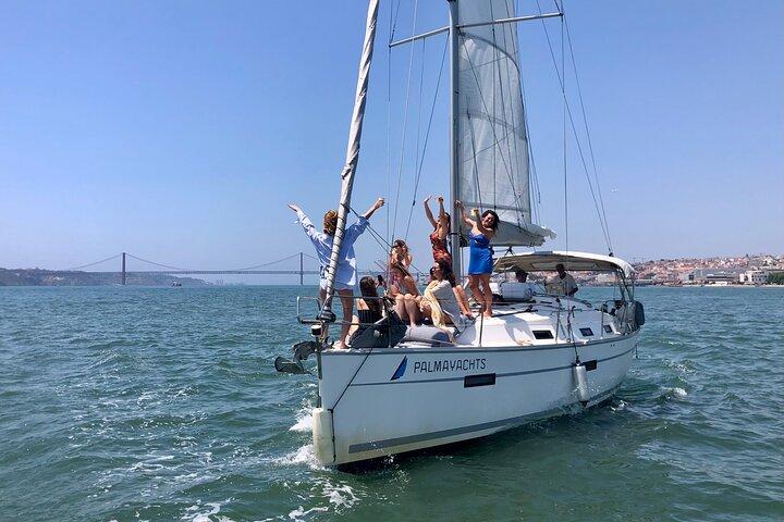 Lisbon Private Sailing Cruise, drink included (options: 2h, 3h, 4h, 6h or 8h)