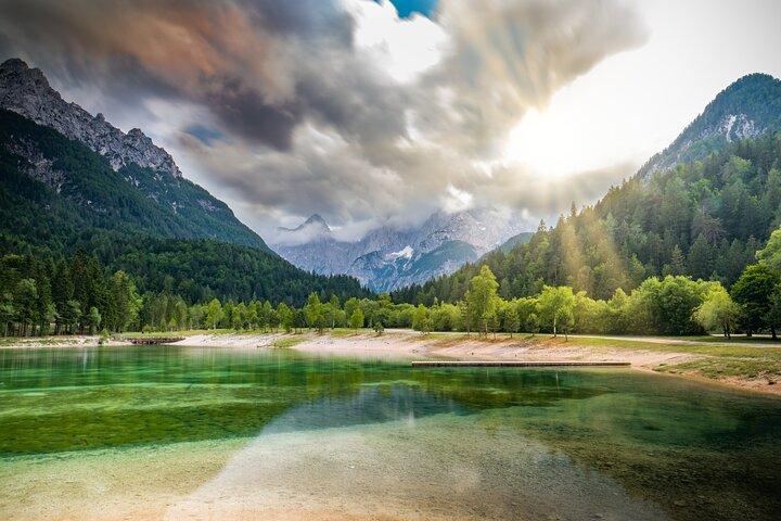 Tour privado a los lagos Bled y Bohinj con Skofja Loka desde Liubliana