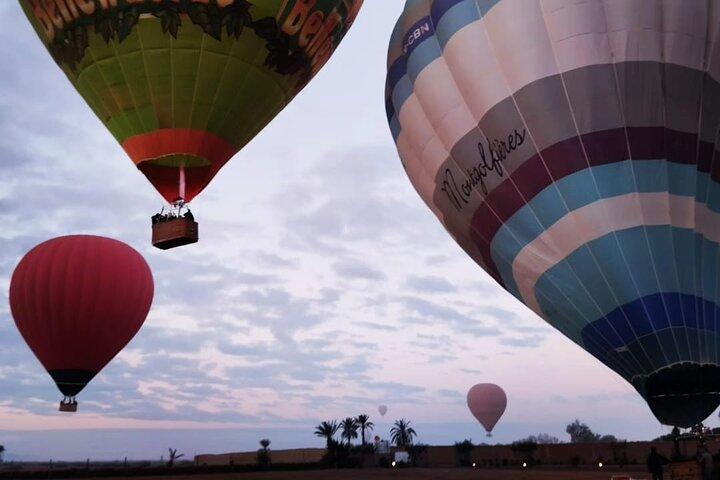 Marrocos Hot Air Balloon Ride: A melhor maneira de explorar o espaço livre