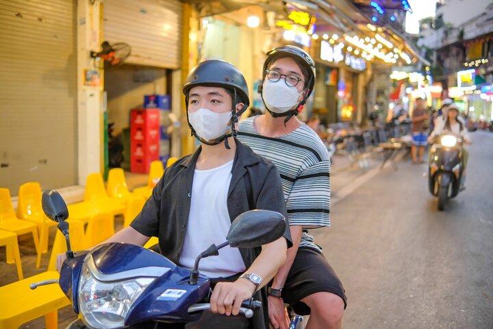 Passeio de moto de 4 horas pelos pontos turísticos da cidade e pela rua do trem