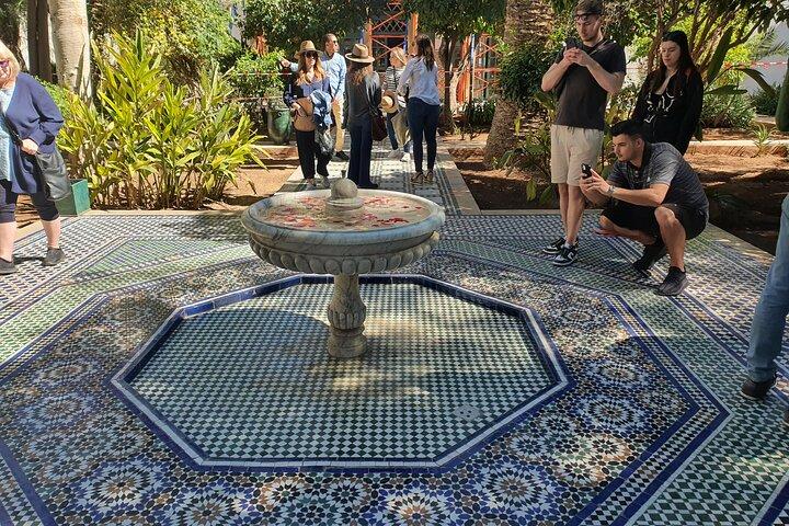 Det bästa från Marrakech: Guidad Bahia Palace & Ben Youssef Medrasa-tur