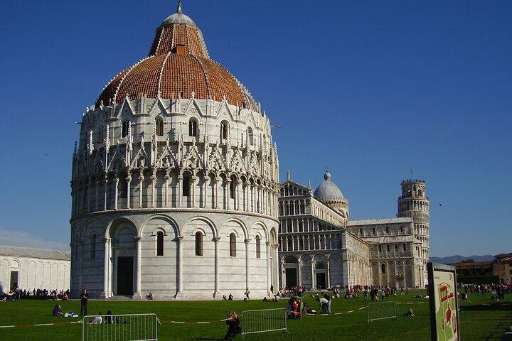 Kustexcursie van Livorno naar Pisa en Lucca