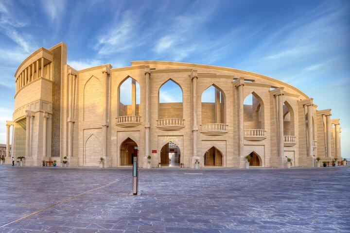 Doha vanaf land & zee: stadstour & traditionele boottocht met Dhow