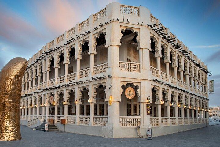 Doha vanaf land & zee: stadstour & traditionele boottocht met Dhow