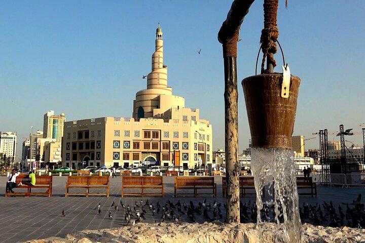 Doha vanaf land & zee: stadstour & traditionele boottocht met Dhow