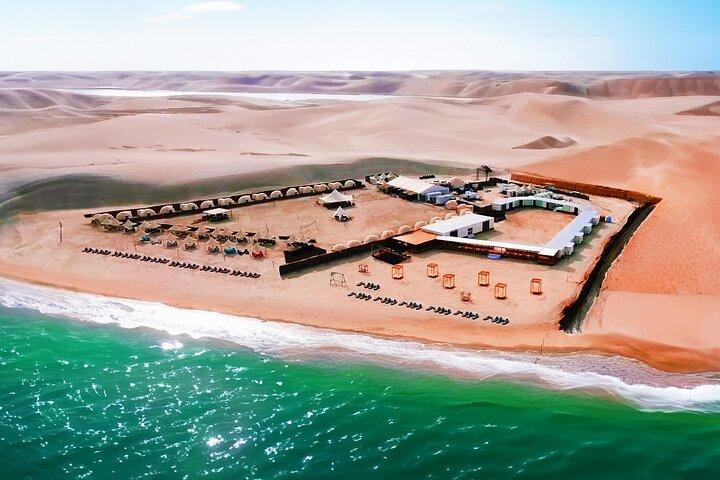 Private Full Day Desert Safari com buffet de acampamento de praia