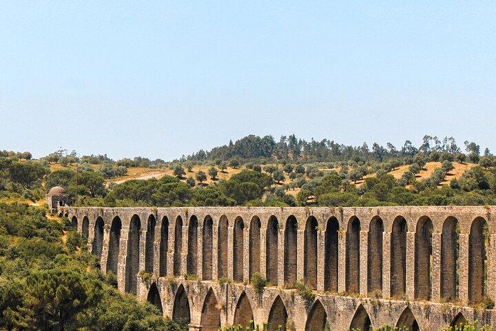 Excursión privada de un día desde Lisboa a Tomar, conductor de habla inglesa.