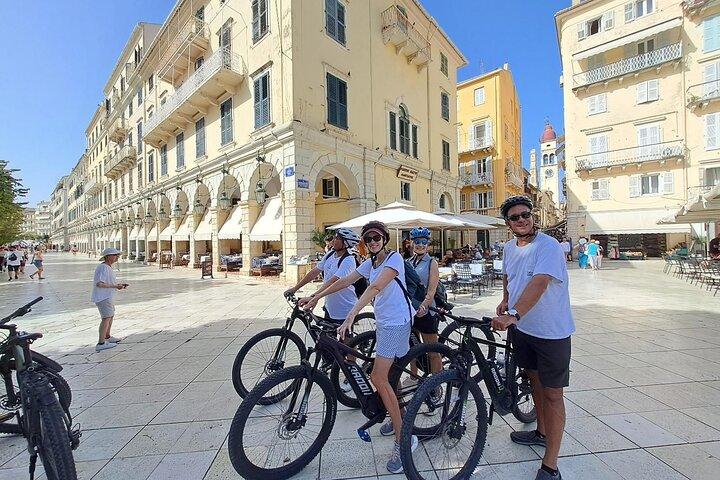 Private Sightseeing-Tour in Korfu-Stadt mit dem elektrischen Mountainbike