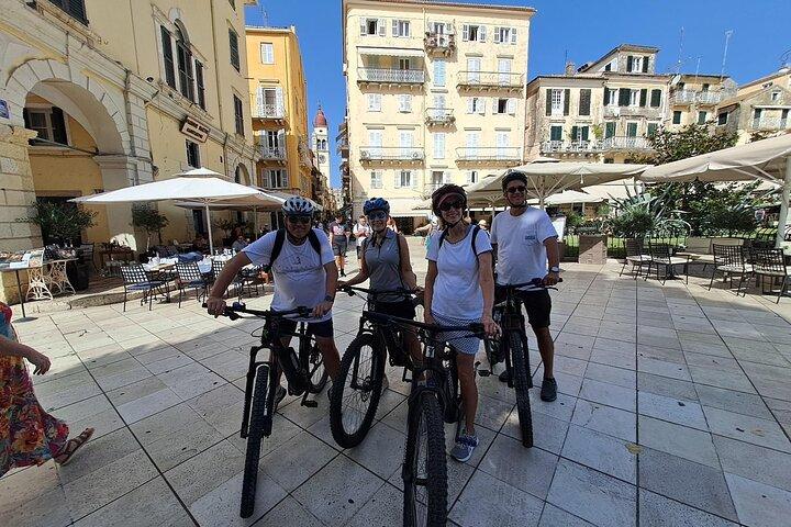 Private Sightseeing-Tour in Korfu-Stadt mit dem elektrischen Mountainbike