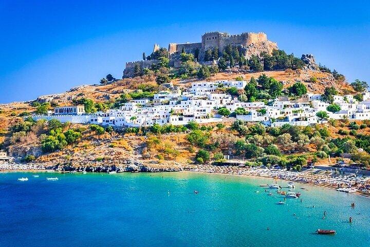 ¡Visite el pueblo de Lindos y la Acrópolis de Lindos por su cuenta!