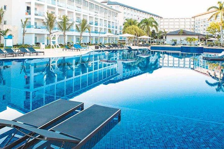 Montego Bay Airport Transfer to Hotels in Montego Bay or Falmouth