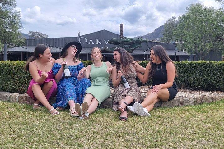 Hunter Valley Mid-Day with Light Lunch Wine Tour