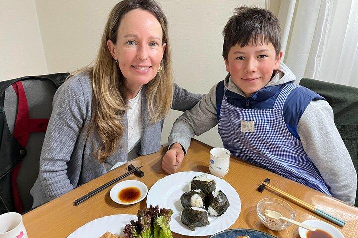 Aula de culinária privada exclusiva com um Emi local de Tóquio