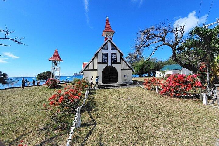 Northern Mauritius Private Tour at Port Louis Market and Beaches