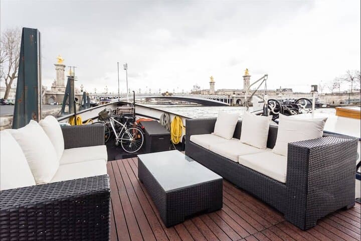 Fashion Design Workshop & Brunch on a Seine Private Boat in Paris