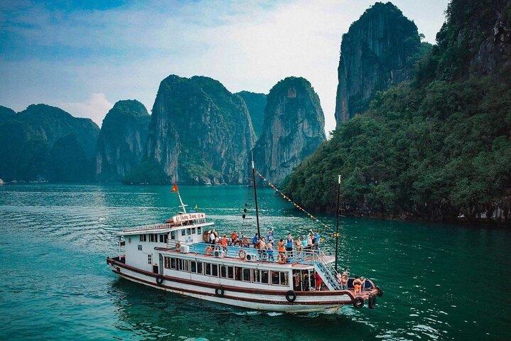 From Hanoi: Halong Bay Day Trip with Lunch and Transfers