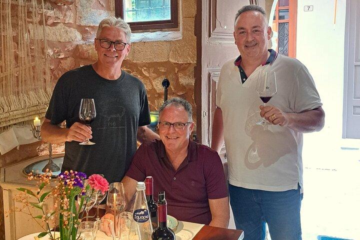 Cata de vinos y maridaje de comida de 2 horas en Rethymno, Creta, Grecia