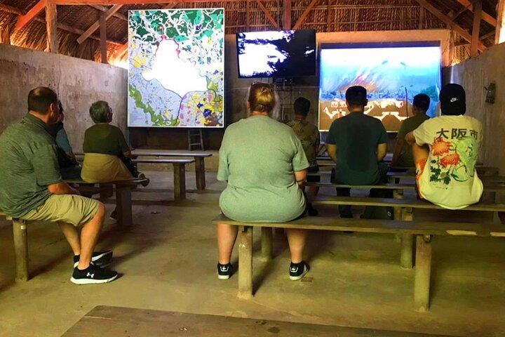 VIP Tour: Cu Chi Tunnels Halvdag | Option: Rigtige skydevåben