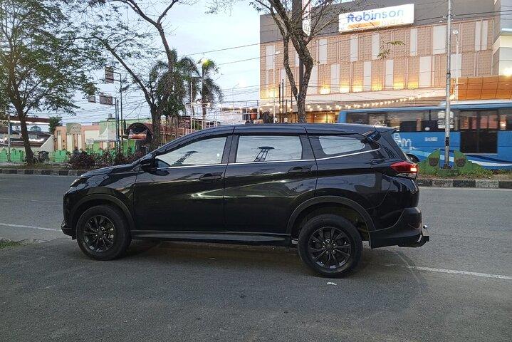 Noleggio auto dalla città di Medan o dall'aeroporto di Kualanamu a Bukit Lawang