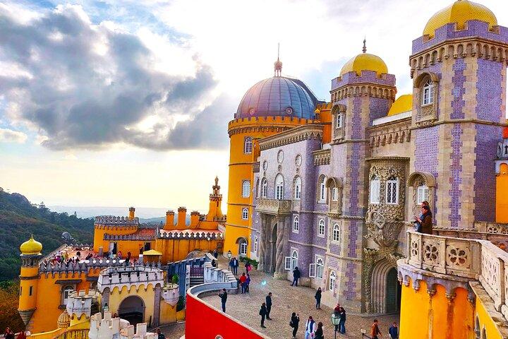Sintra Mezza giornata con Palazzo Pena e Regaleira da Lisbona