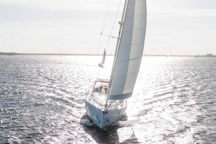 Private BYOB eftermiddag havn sejl på 50ft sejl yacht skæbne