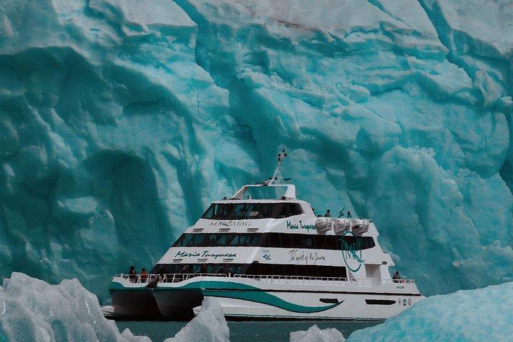 Unique Gourmet Experience - Perito Moreno Glacier Boat Ride