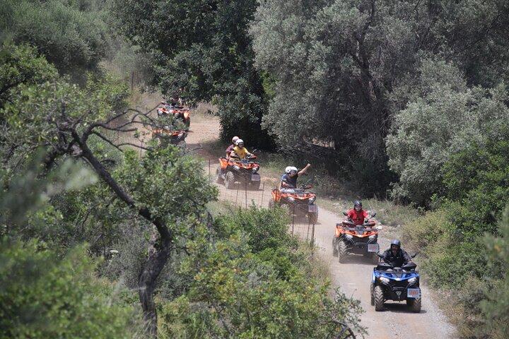 Rethymno Bali & Panormo : クワッドサファリ＆洞窟見学57km 4時間