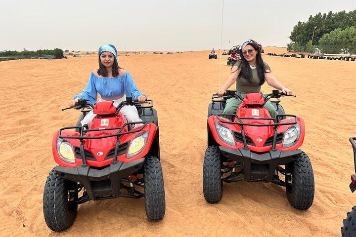 レッドデューンズサファリドバイクワッドバイクキャメルライドサンドボード＆BBQディナー
