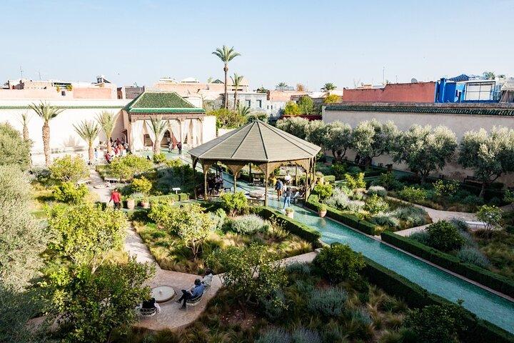 Marrakech : Madrasa Ben Youssef & Secret Garden and Medina Tour