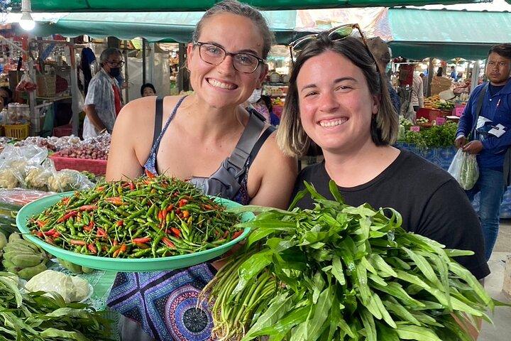 Morning Cooking Class in Organic Farm with Local Market Tour