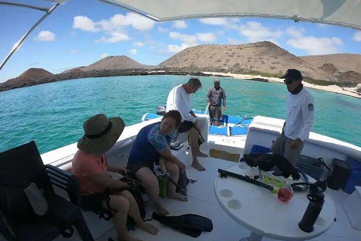 Excursión de un día a la isla Bartolomé con snorkel desde Puerto Ayora
