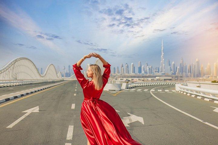 ドバイでのフライングドレス写真撮影