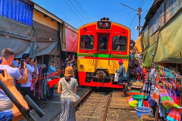 Bangkok: Schwimmender Markt und Zugmarkt mit Bootsfahrt