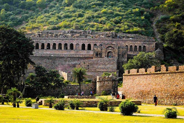Gita di un giorno intero al forte infestato di Bhangarh da Jaipur