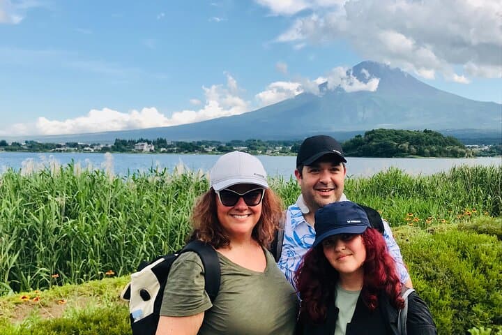 Mt. Fuji Five Lakes Tour with Guide & Vehicle (Tokyo Dep)