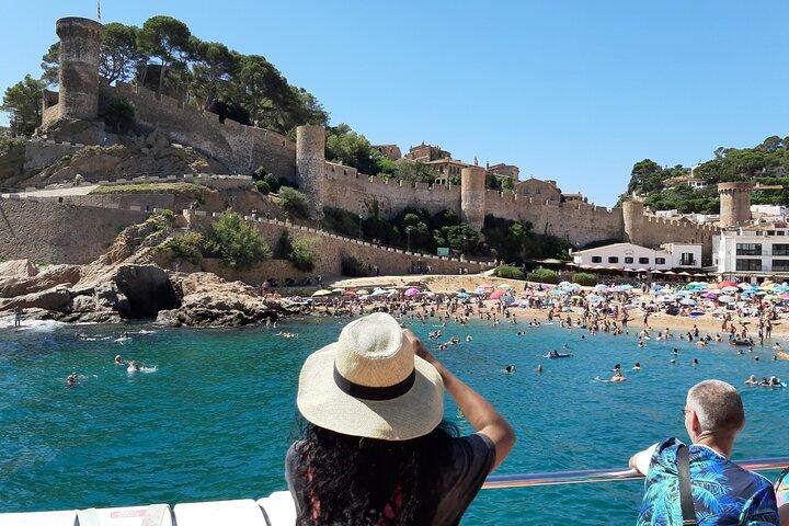 Tour panoramico di un giorno della Costa Brava con gita in barca da Barcellona