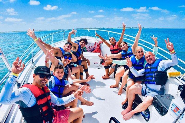 Skärmsegling över den historiska Key West Seaport