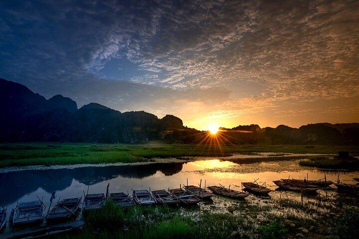 Private Ninh Binh Day Tour Mua Cave and Van Long Nature Reserve